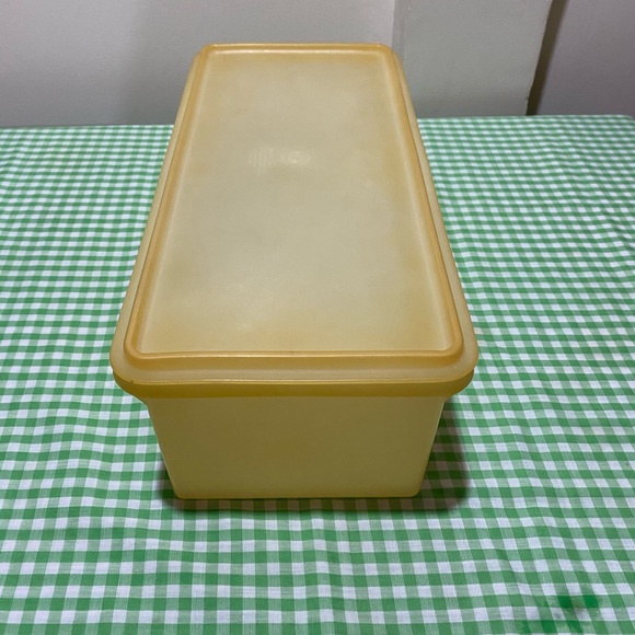 Tupperware Other - TUPPERWARE JUMBO BREAD KEEPER Tupperware Other - TUPPERWARE JUMBO BREAD KEEPER